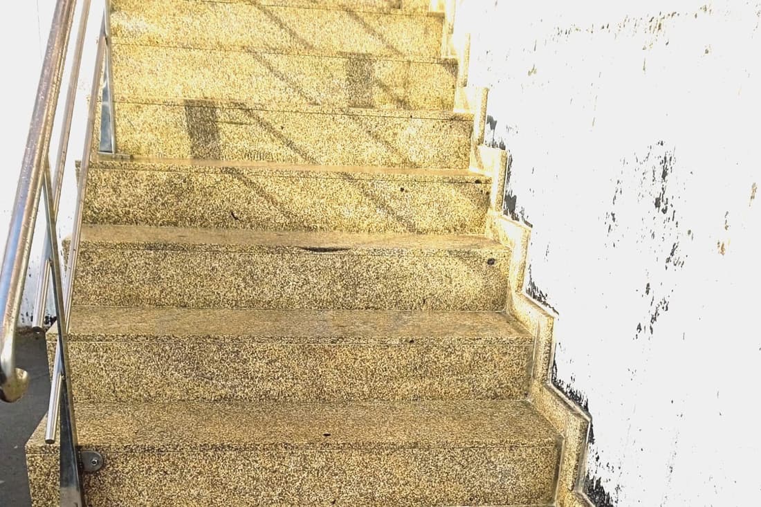 Limpieza de Escaleras en Marín y Pontevedra